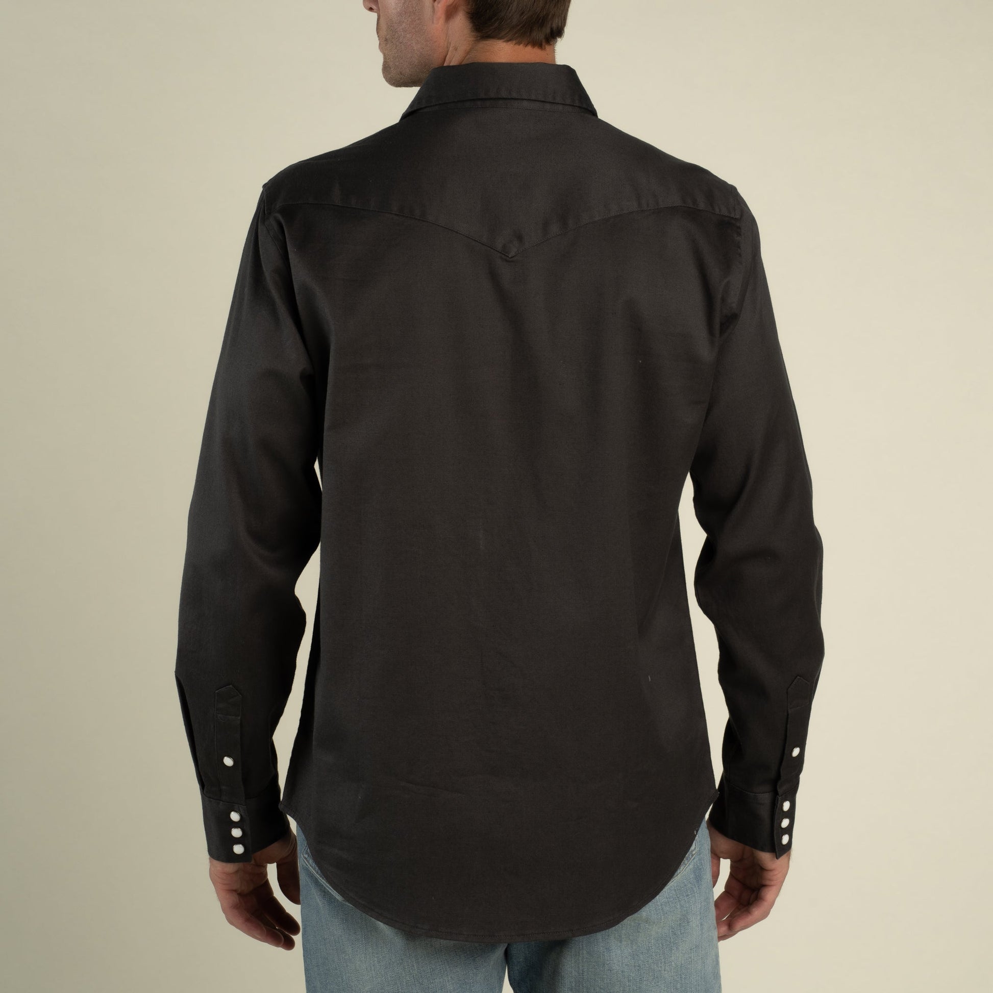 Sendero Provisions Co. The Wyatt Pearl Snap Long Sleeve Solid Shirt