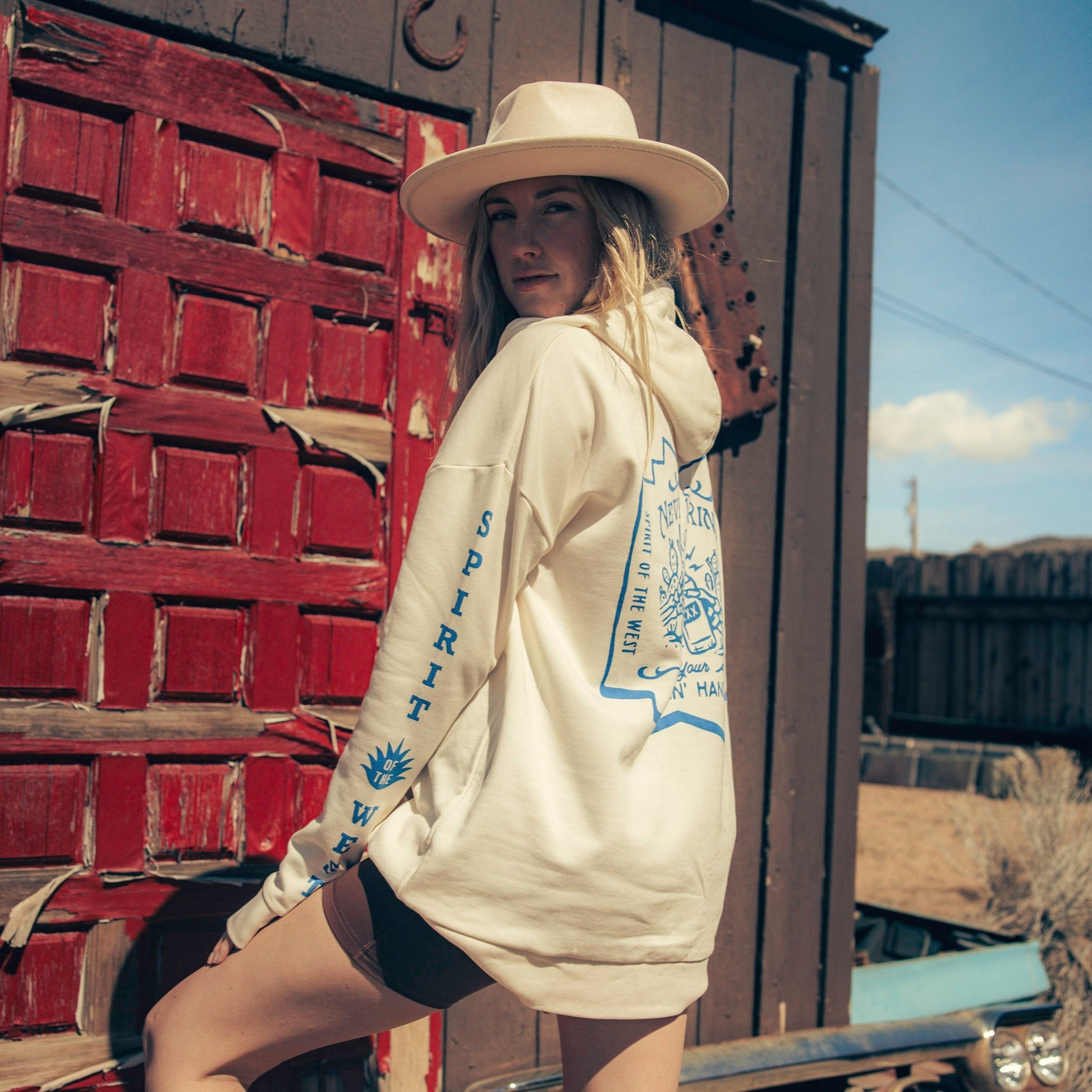 Sendero Provisions Co. Shootin' Hand ¡Salud! Hoodie
