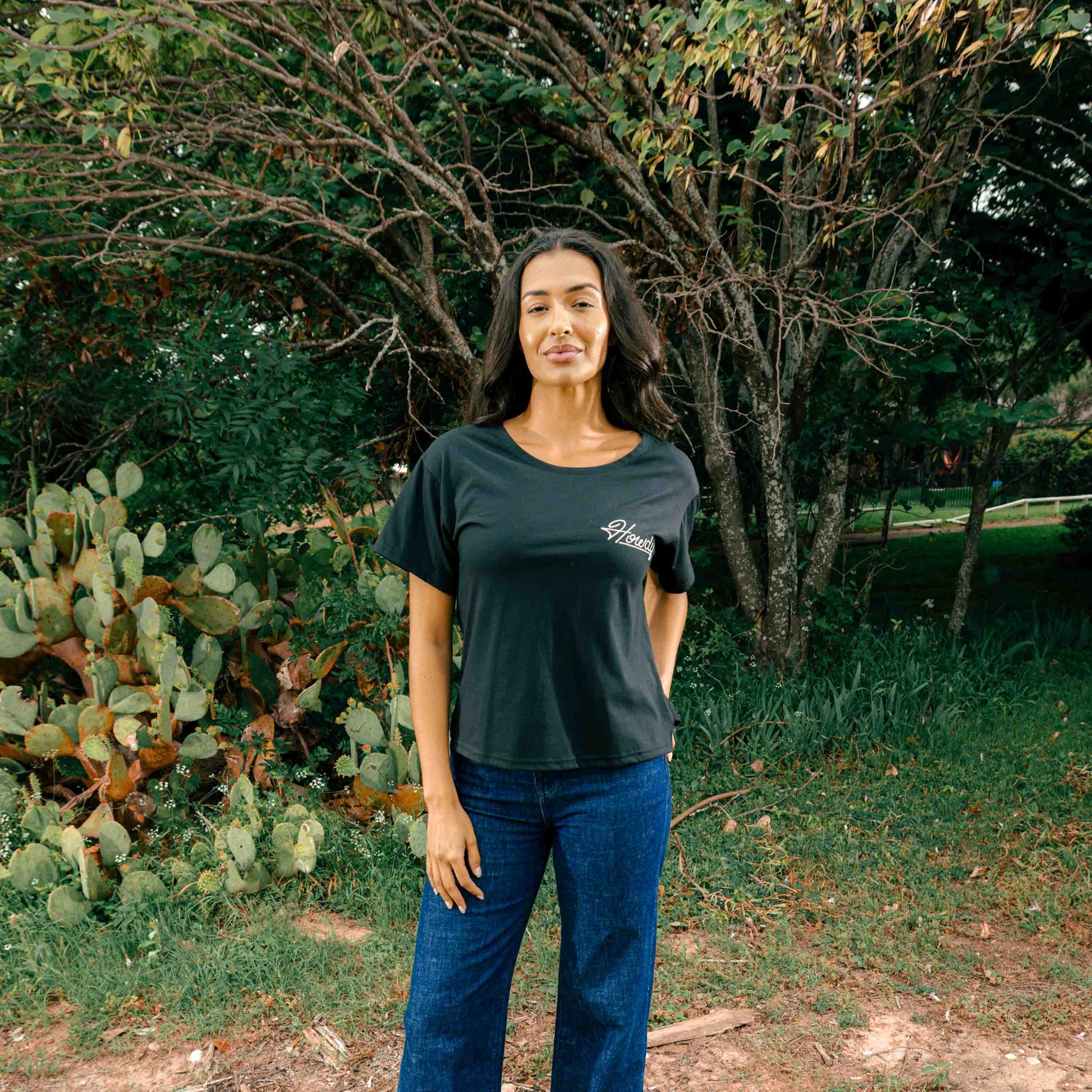 Sendero Provisions Co. Howdy Basic Tee